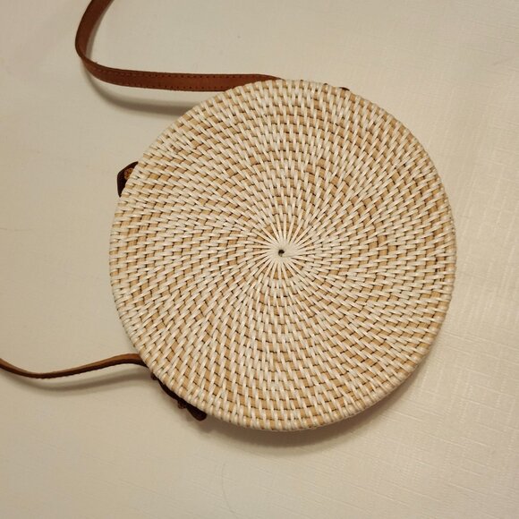 BOHO Structured Circle Straw Crossbody Bag with Seashell Patern Roundie HYACINTH - Picture 11 of 12